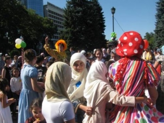 Северная Осетия: Детский праздник в честь Ураза-байрам. Новости Рамадана