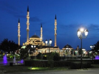 Кадыров дает ифтары в мечетях Чечни. Новости Рамадана