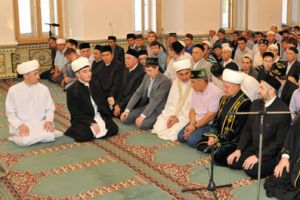 Президент Татарстана помолился вместе с мусульманами республики. Новости Рамадана