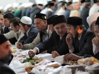 Самый масштабный благотворительный ужин прошел в Татарстане. Новости Рамадана