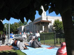 Мусульмане США будут праздновать Ид-аль Фитр скромнее, чем обычно. Новости Рамадана