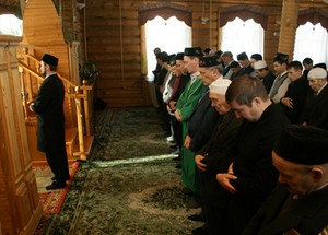В одной из казанских мечетей прошел ифтар для слепых прихожан. Новости Рамадана