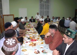 В Буинске прошел ифтар, организованный администрацией района. Новости Рамадана