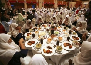 В Турции проходит выставка столов ифтара. Новости Рамадана