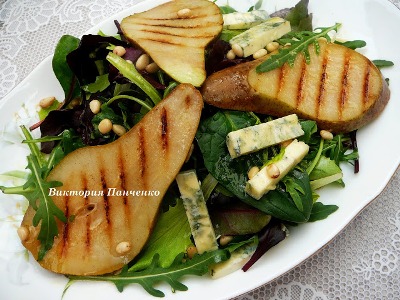 Зеленый салат с грушами-гриль. Салаты и нарезки