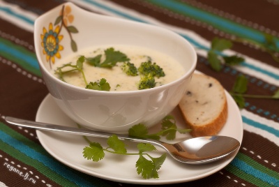 Быстрый сырный суп с брокколи