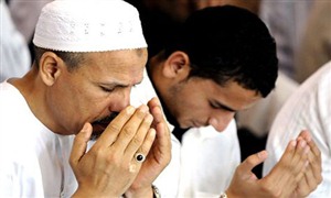 Мусульман уволили с работы из-за соблюдения Поста. Новости Рамадана