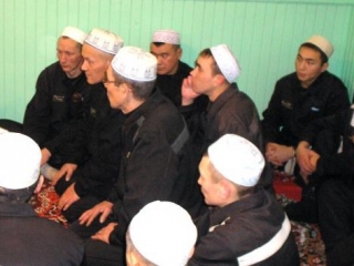 Мусульманский правозащитник просит создать в зонах условия для соблюдения поста. Новости Рамадана
