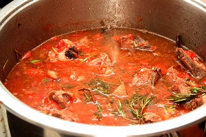 20-й день Рамадана: Тушёное мясо в томатном соусе
